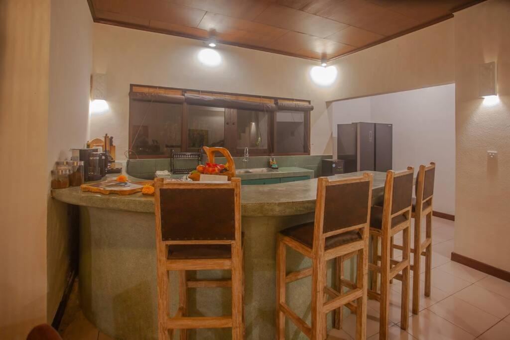 Huge W/ Pool And Spectacular Rooftop Patio! Villa Ubud